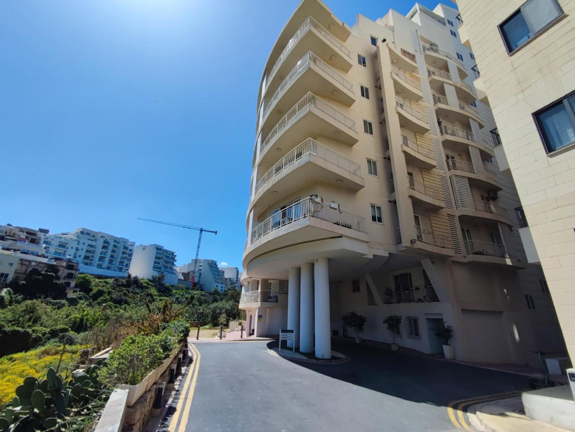 St Julians - Balluta 2 Bedroom Apartment San Giuliano Esterno foto
