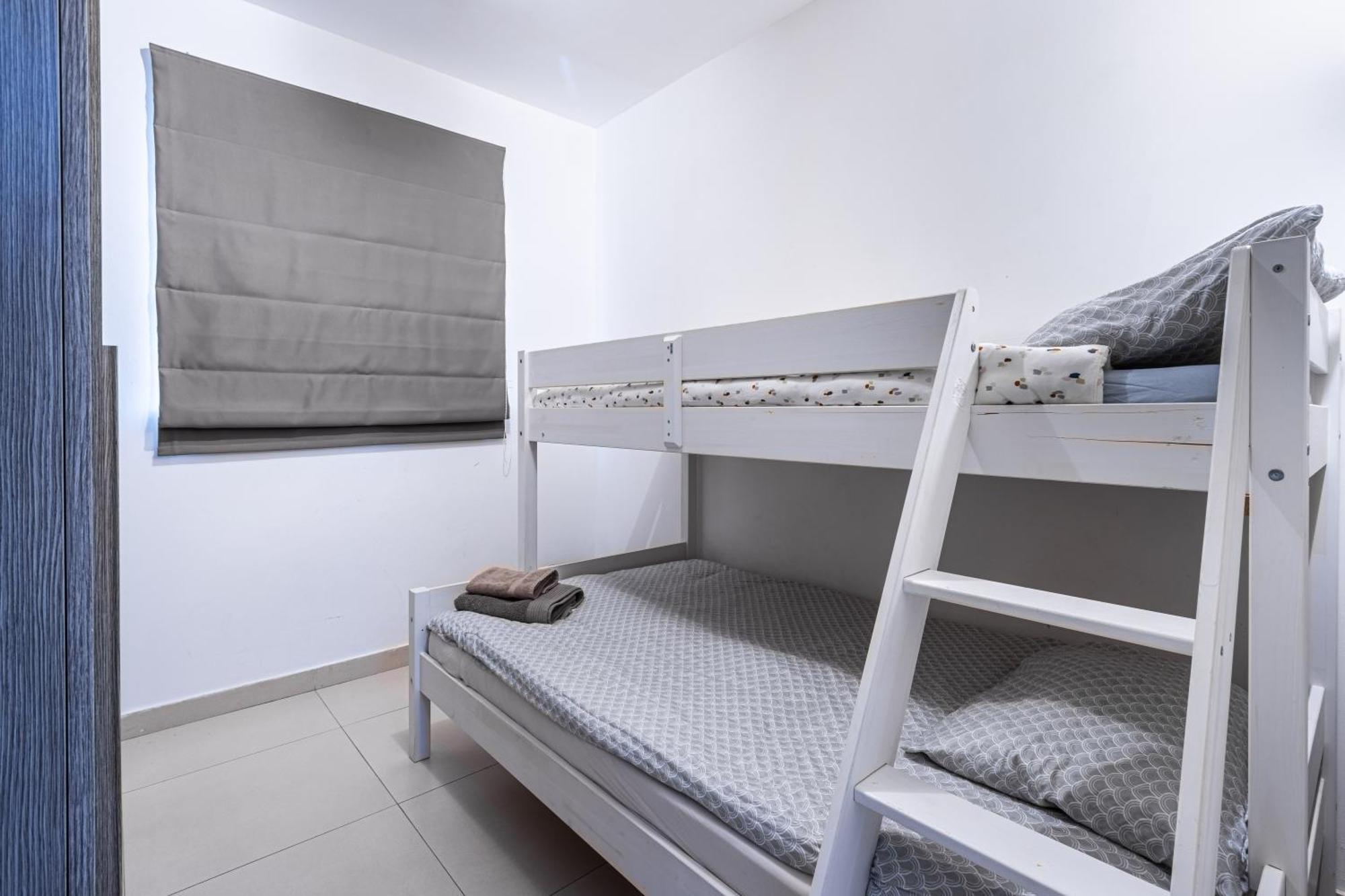 St Julians - Balluta 2 Bedroom Apartment San Giuliano Esterno foto