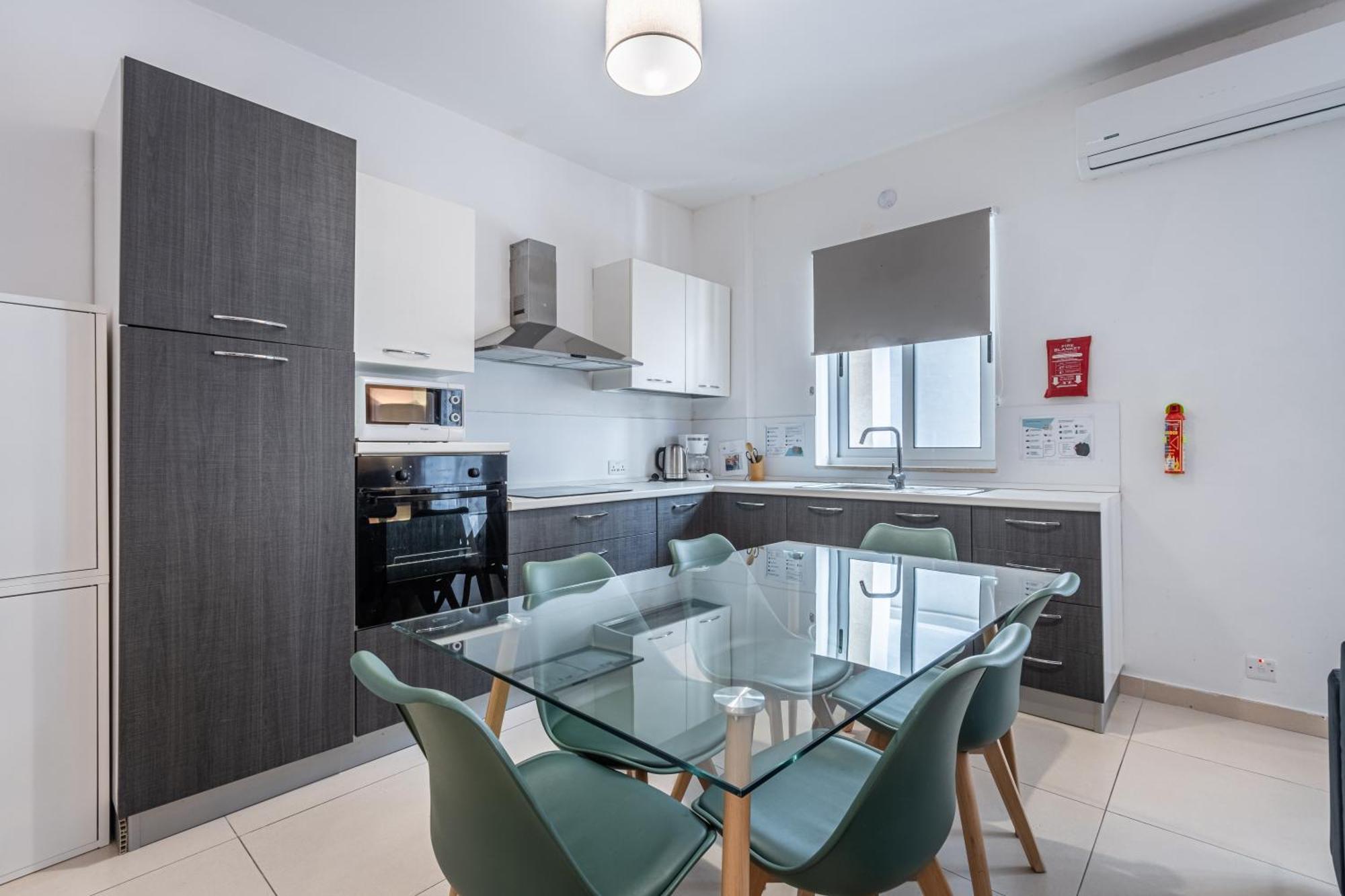 St Julians - Balluta 2 Bedroom Apartment San Giuliano Esterno foto